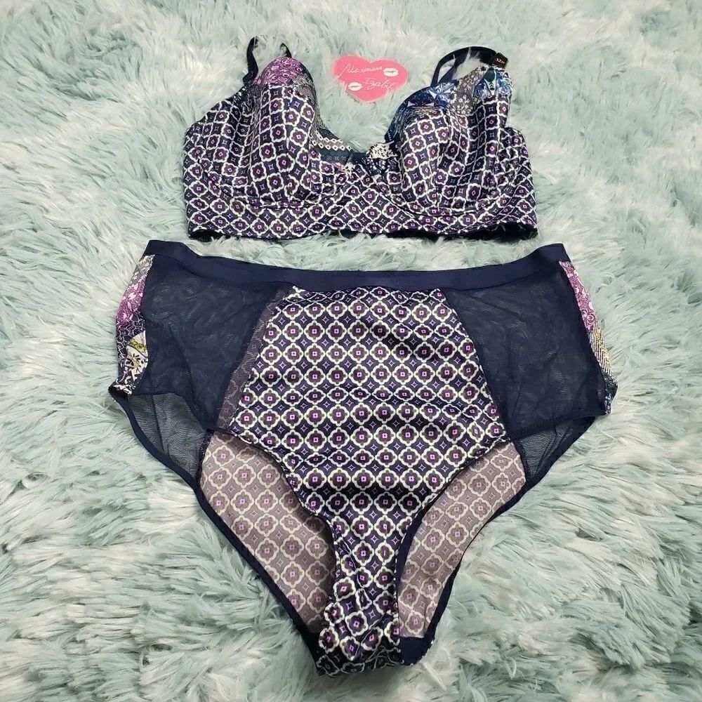 VS Very Sexy Blue Long Lined Demi Cheeky 32 D / M